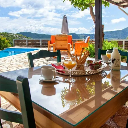 Melody Private Pool With Mountain Views Vila